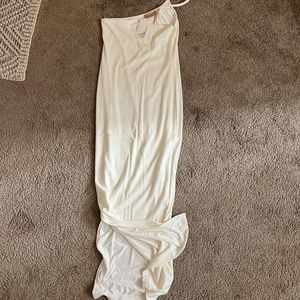 One strap white fitted dress with slit